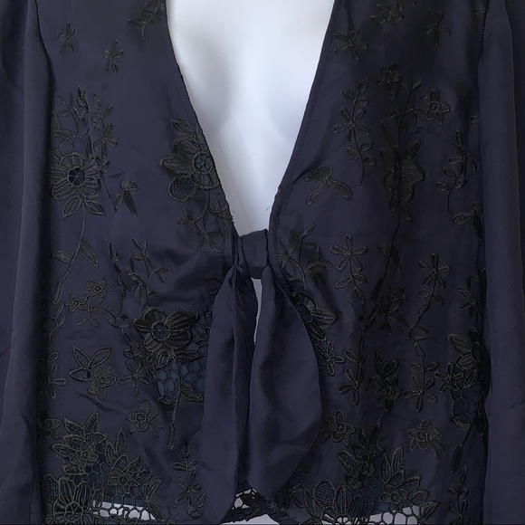 Lovers+Friends Theo Blouse Navy Embroidered - Picture 6 of 12